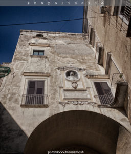 porta san gennaro napolinside napoli centro storico decumani